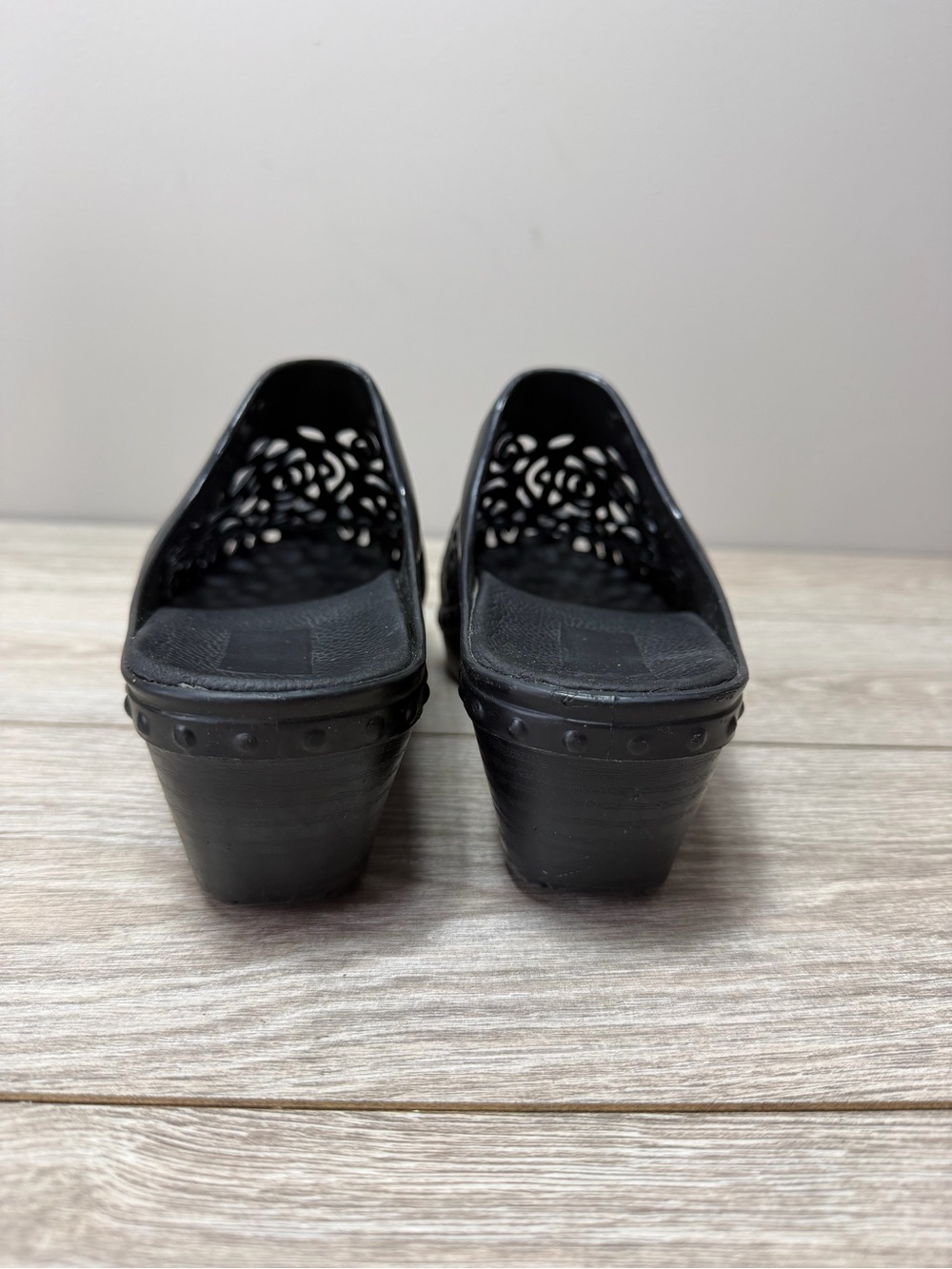 Dansko Pippa Molded Plastic Rubber Cut Out Clog Shoe Black Womens Size 39 US 8.5 - Picture 4 of 8